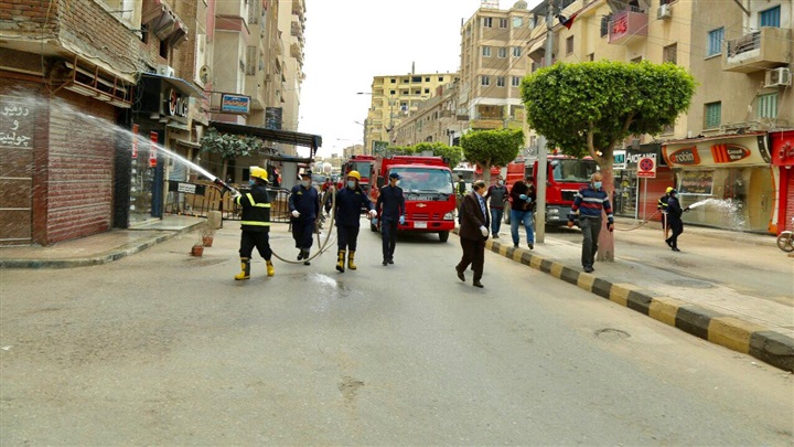بالفيديو والصور.. محافظ كفر الشيخ ونائبه يتفقدان أعمال تطهير الشوارع والميادين ميدانيًا 