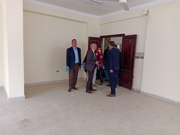 وكيل وزارة الصحة بالشرقية يناقش الخطط البديلة مع الهلال الأحمر في حالة حدوث أي مستجدات 