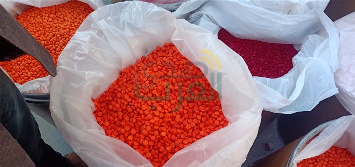بالصور.. ضبط مصنع أدوية غير مرخص بداخله 2 مليون ونصف قرص بكفر الشيخ