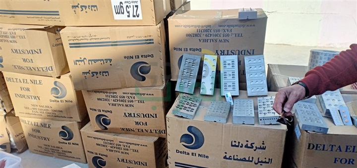 بالصور.. ضبط مصنع أدوية غير مرخص بداخله 2 مليون ونصف قرص بكفر الشيخ