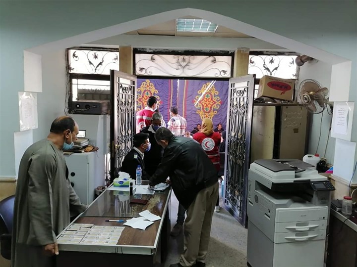 بالصور.. صرف منحة العمالة غير المنتظمة بالأقصر بسهولة ويسر