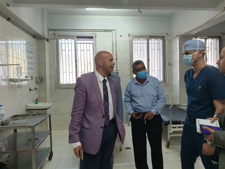 وكيل وزارة الصحة بالشرقية يتفقد مستشفي القنايات المركزي لتطوير ورفع كفاءة الخدمة الطبية بها