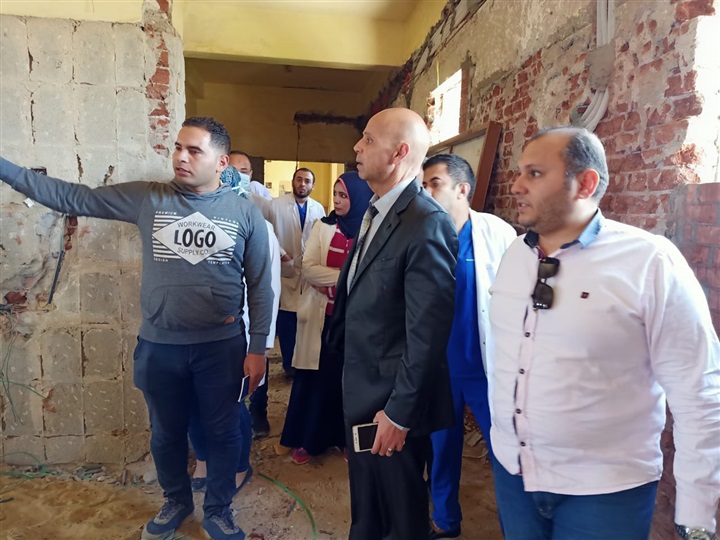 وكيل وزارة الصحة بالشرقية يتابع أعمال التطوير بمستشفي الأمراض الصدرية بالزقازيق