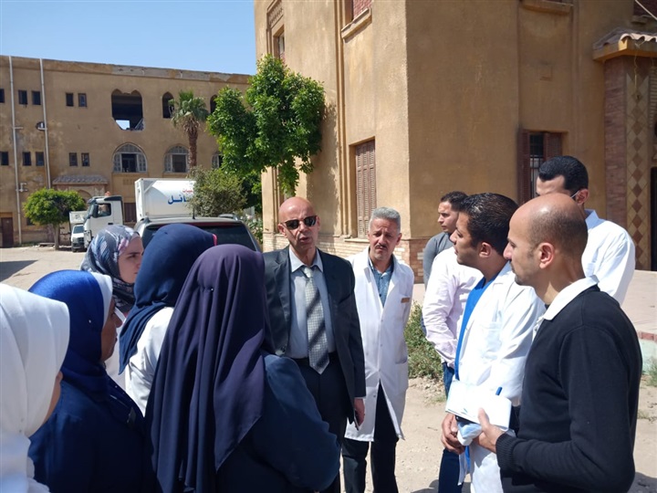 وكيل وزارة الصحة بالشرقية يتابع أعمال التطوير بمستشفي الأمراض الصدرية بالزقازيق