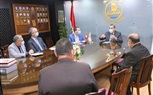 بالصور.. محافظ كفر الشيخ يناقش سبل تنمية المشروعات الصغيرة والمتوسطة