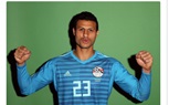 حساب كأس العالم يستعيد ذكريات تتويج محمد الشناوي برجل مباراة مصر وأوروجواي