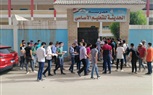 بالصور.. توافد طلاب الثانوية العامة على اللجان بكفر الشيخ وسط إجراءات وقائية وأمنية غير مسبوقة