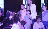 حمادة هلال يرقص مع الأطفال في حفل ملكات وملوك الأطفال بالزمالك 