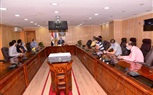 محافظ أسيوط يكرم فريق مشروع 
