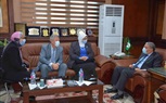 محافظ المنيا يبحث مع وفد وزارة الصحة رفع وتحسين خدمات الرعاية الأولية في 5 وحدات صحية