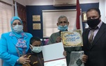 صور.. الطفل صاحب فيديو كنس الفصل بكفر الشيخ يكشف حقيقة الواقعة