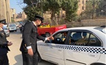 بالصور.. الداخلية توزع «ورد» على المواطنين احتفالا بعيد الشرطة الـ69
