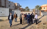 محافظ الأقصر يتفقد أعمال الرصف بطريق السيدة زينب 
