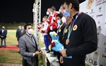 وزير الرياضة يسلم جوائز كأس العالم للرماية خرطوش للفائزين بالمراكز الأولى 