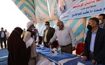 محافظ الوادي الجديد يسلم عقود ٨٠ منزل للمستفيدين بمشروع 