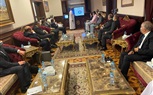 سفير سلطنة عُمان بالقاهرة يبحث مجالات الاستثمار المشترك مع مستثمرين مصريين