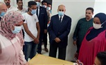 رئيس جامعة المنيا يتفقد نقاط تلقي لقاح كورونا لطلاب الفرق الثانية لكليات الجامعة
