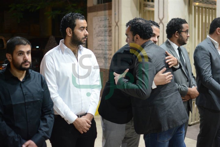 بالصور.. نجوم الفن والإعلام في عزاء محسن محمود بالصور.. نجوم الفن والإعلام في عزاء محسن محمود