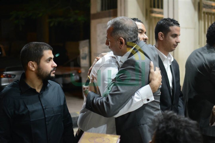 بالصور.. نجوم الفن والإعلام في عزاء محسن محمود بالصور.. نجوم الفن والإعلام في عزاء محسن محمود