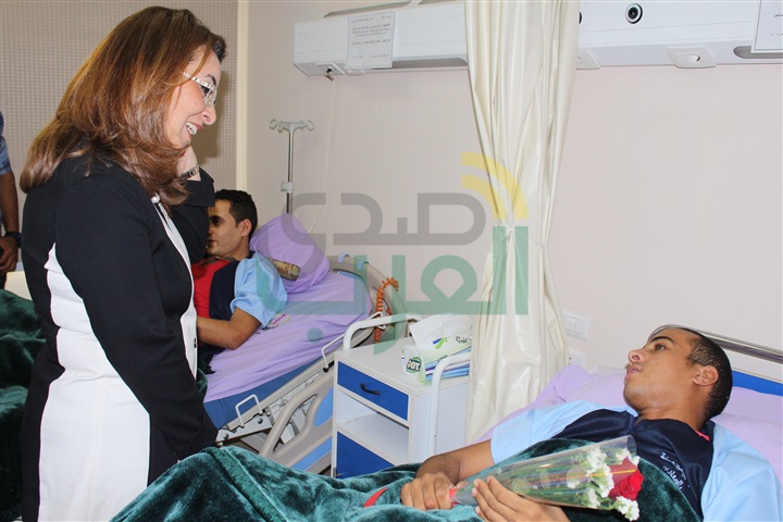 "غادة والى" تزور المتعافين من الادمان بمستشفي الطب النفسي وعلاج الادمان بالمجمع الطبي بالمعادى   
