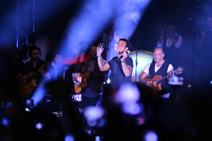 بالصور.. عمرو دياب يختتم أقوى حفلات كايروفيستيفال سيتي بـ"رصيف نمرة خمسة" بالصور.. عمرو دياب يختتم أقوى حفلات كايروفيستيفال سيتي بـ"رصيف نمرة خمسة"