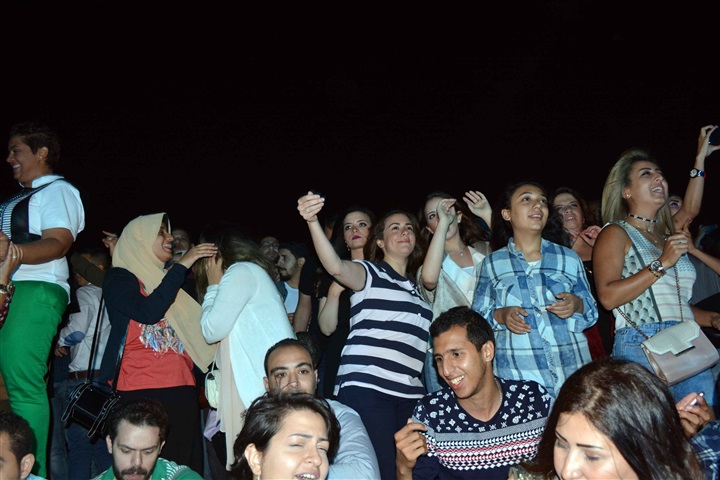 بالصور.. عمرو دياب يختتم أقوى حفلات كايروفيستيفال سيتي بـ"رصيف نمرة خمسة" بالصور.. عمرو دياب يختتم أقوى حفلات كايروفيستيفال سيتي بـ"رصيف نمرة خمسة"