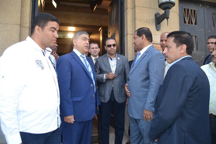 بالصور جولة تفقدية لمحافظ الغربية لمعرض منتجات شركة مصر للغزل والنسيج