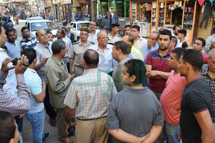  محافظ المنيا يأمر بسحب رخصة سيارة أجرة لمخالفتها قواعد المرور  