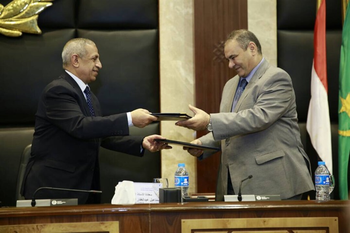 وزير الكهرباء والطاقة المتجددة يشهد توقيع بروتوكول تعاون مع الأكاديمية العربية 