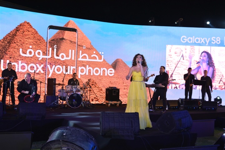 اكتشف إمكانيات جديدة مع سامسونج جالاكسي S8 و S8+ : هاتف ذكي بلا حدود اكتشف إمكانيات جديدة مع سامسونج جالاكسي S8 و S8+ : هاتف ذكي بلا حدود