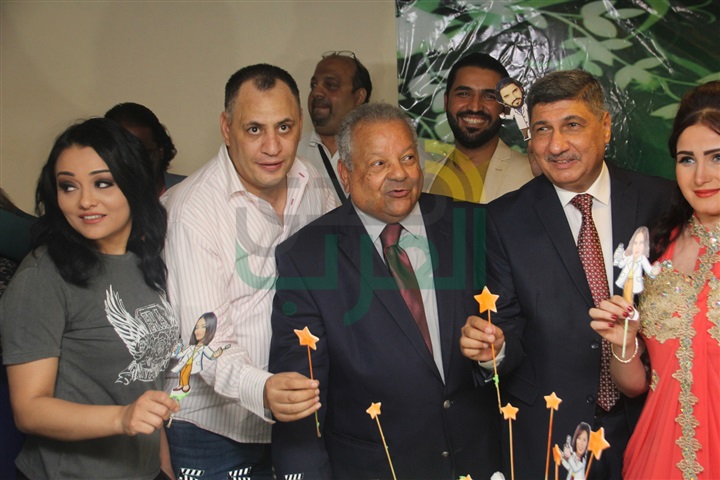 بالصور.. عزت أبو عوف وراندا البحيري يحتفلون بـ"صفيين لولي" في أول يوم تصوير بالصور.. عزت أبو عوف وراندا البحيري يحتفلون بـ"صفيين لولي" في أول يوم تصوير