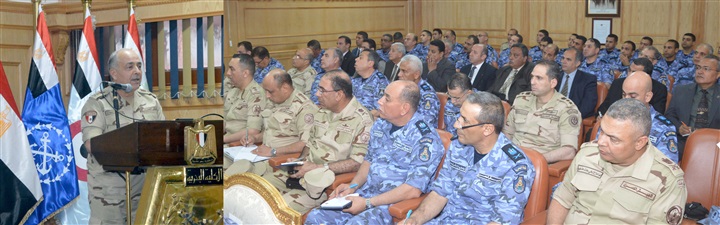 بالصور.. الفريق حجازى يتفقد عددًا من منظومات التسليح بالقوات البحرية