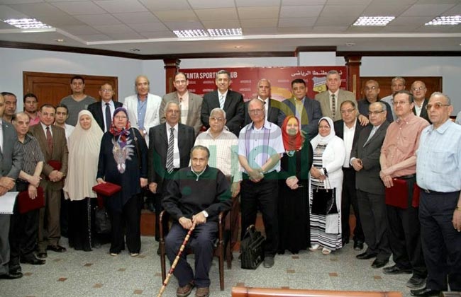 بالصور.. "العلميين بوسط الدلتا" تكرم عددًا من المحالين للمعاش في احتفالية بطنطا