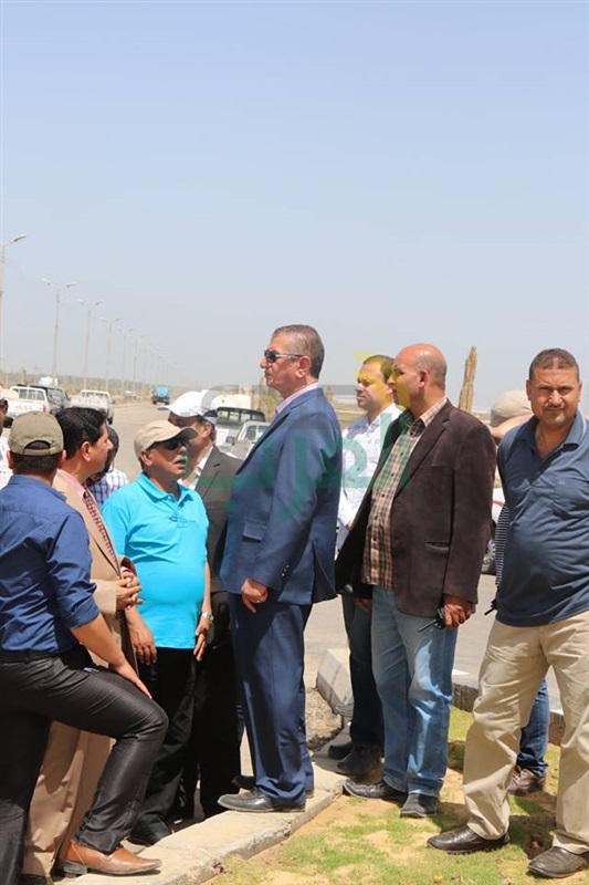 بالصور.. محافظ كفر الشيخ يزرع شجرة ضمن 4000 بطريق بركة غليون