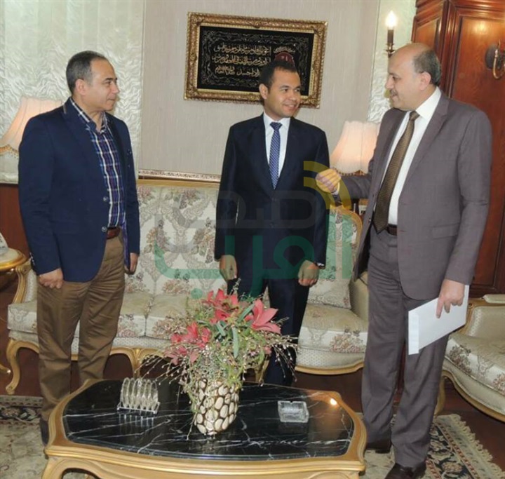 مدير أمن الشرقية يكرم ضابطًا أحبط محاولة تهريب 21 كيلو هيروين