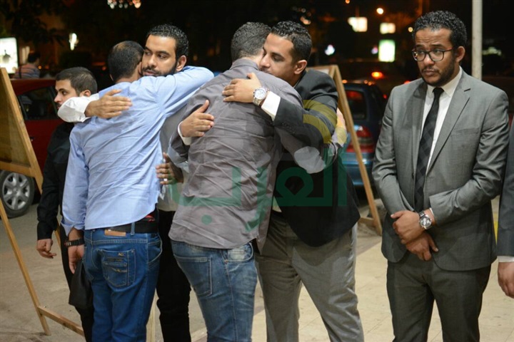 بالصور.. نجوم الفن والإعلام في عزاء محسن محمود بالصور.. نجوم الفن والإعلام في عزاء محسن محمود