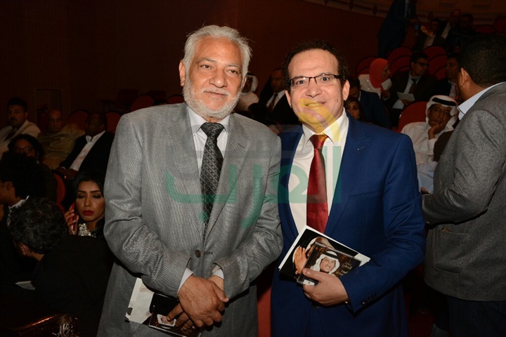 بالصور.. منح شهادات الدكتوراه الفخرية لـ محمد عبده وطلال وبدر بن عبد المحسن بالصور.. منح شهادات الدكتوراه الفخرية لـ محمد عبده وطلال وبدر بن عبد المحسن