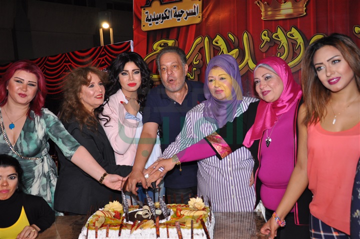 بالصور.. نجمات "حريم السلطانة" يحتفلن بأول عرض مسرحي بالصور.. نجمات "حريم السلطانة" يحتفلن بأول عرض مسرحي