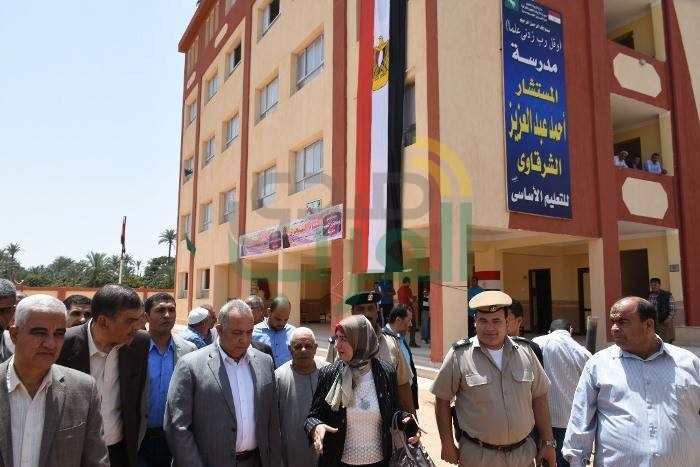 محافظ الشرقية ووكيل التعليم  يتابعان امتحانات الشهادة الابتدائية للفصل الدراسي الثاني