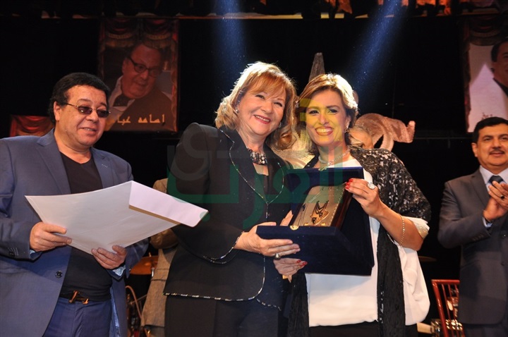 بالصور.. تكريمات نجوم المسرح الكبار بمهرجان جمعية "iti" المصرية