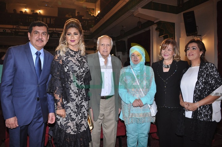 بالصور.. تكريمات نجوم المسرح الكبار بمهرجان جمعية "iti" المصرية