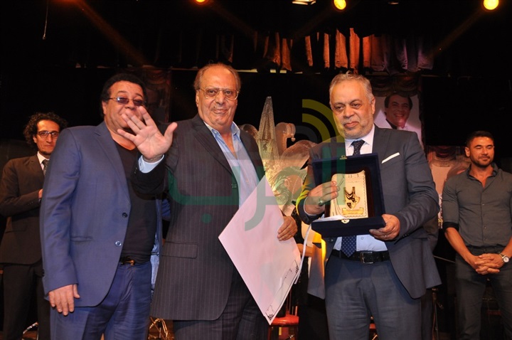 بالصور.. تكريمات نجوم المسرح الكبار بمهرجان جمعية "iti" المصرية