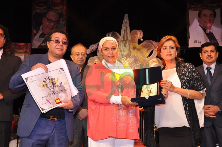 بالصور.. تكريمات نجوم المسرح الكبار بمهرجان جمعية "iti" المصرية