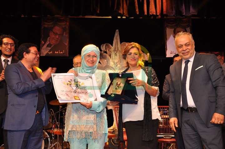 بالصور.. تكريمات نجوم المسرح الكبار بمهرجان جمعية "iti" المصرية