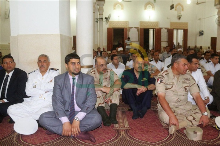 بالصور.. محافظ ومدير أمن السويس يشاركان احتفالية النصف من شعبان