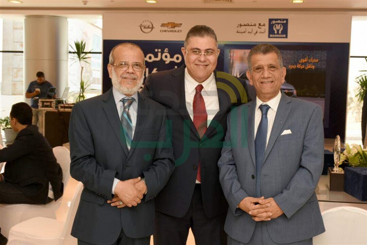 " توفيق محمد " تحصد جوائز " المنصور " للسيارات عن عام 2016 " توفيق محمد " تحصد جوائز " المنصور " للسيارات عن عام 2016