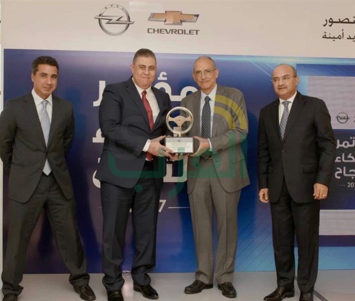 " توفيق محمد " تحصد جوائز " المنصور " للسيارات عن عام 2016 " توفيق محمد " تحصد جوائز " المنصور " للسيارات عن عام 2016