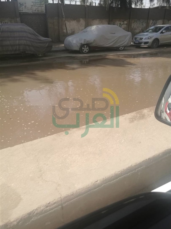  كسر ماسورة مياه يتسبب في كثافات مروريه بـ"حدائق القبه"