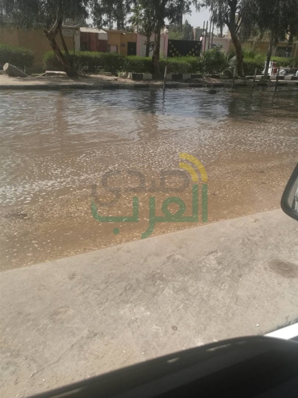  كسر ماسورة مياه يتسبب في كثافات مروريه بـ"حدائق القبه"