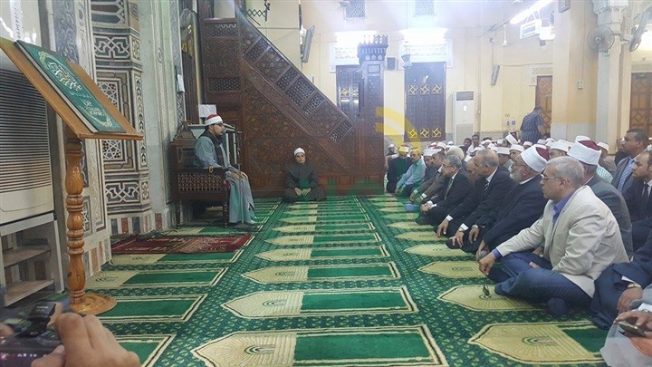 بالصور.. محافظ القليوبية يشارك فى الاحتفال بليلة النصف من شعبان